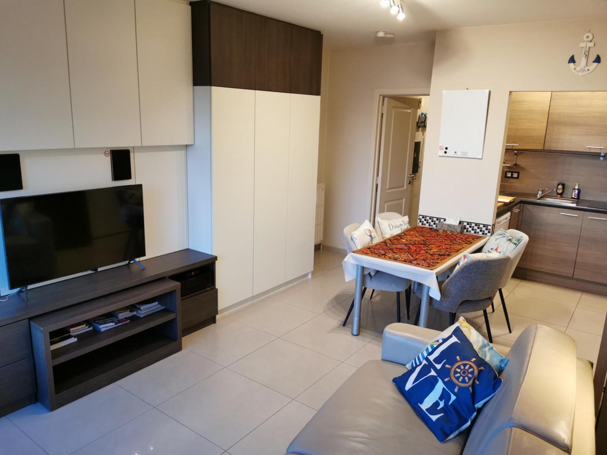 Apartment Splendid Seaview - Luxury 4 Persons At And Sea Ostend